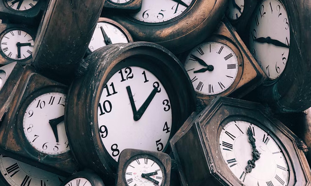 lots of clocks